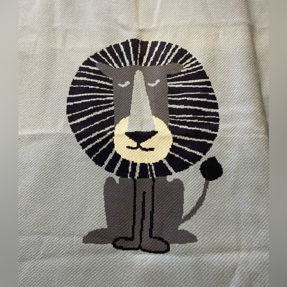 LUCKY JADE Knit LION Baby Blanket